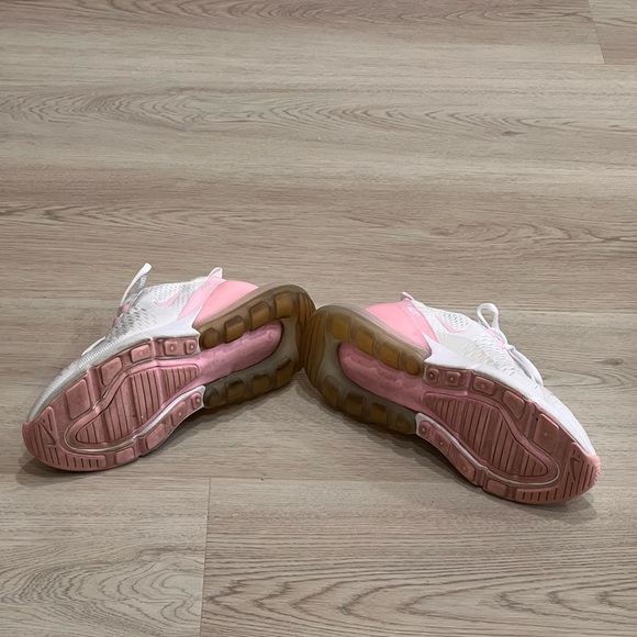 Nike Air Max 270 White and Pink Shoes - Picture 8 of 10